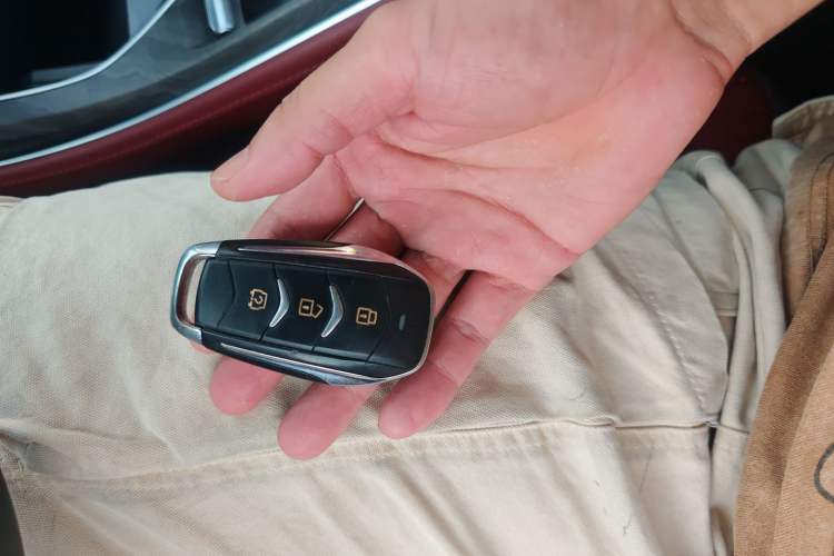 Used Dongfeng Fengon 580 2022 1.5T Automatic Enjoyment Model Vehicle Key