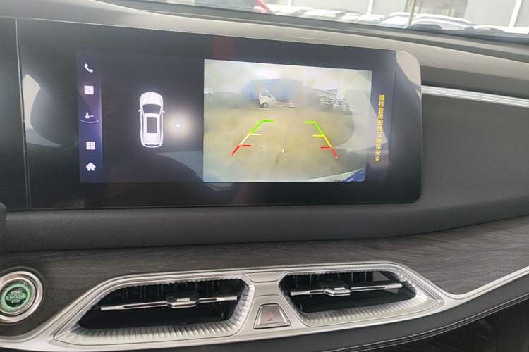 Used Dongfeng Fengon 580 2022 1.5T Automatic Luxury Version Audio And AC Panel
