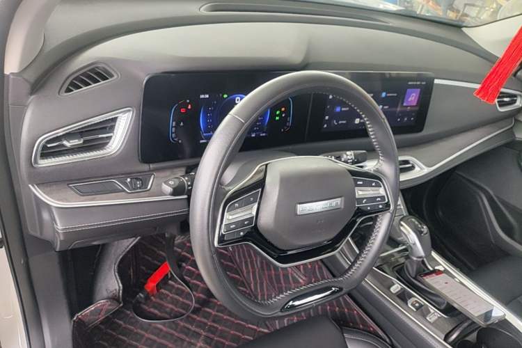 Used Dongfeng Fengon 580 2022 1.5T Automatic Luxury Version Center Console