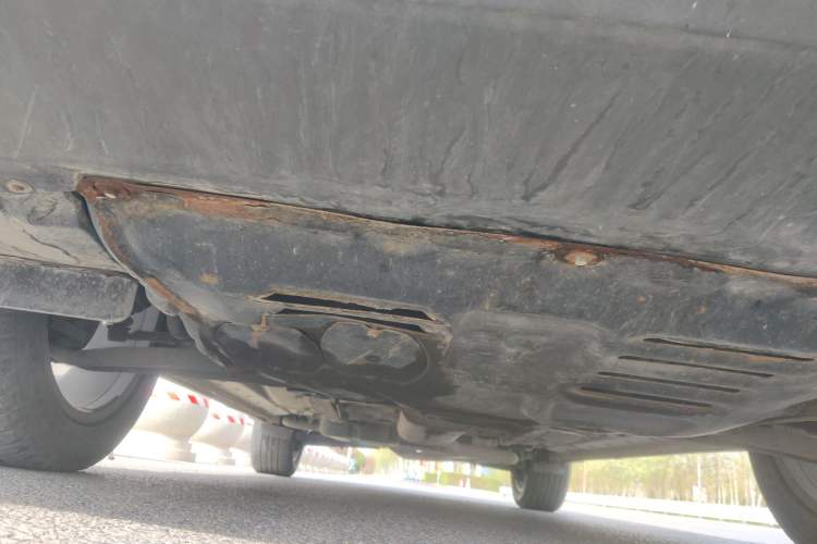 Used Dongfeng Fengon 580  Chassis Front