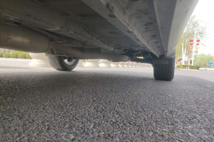 Used Dongfeng Fengon 580  Chassis Front Left