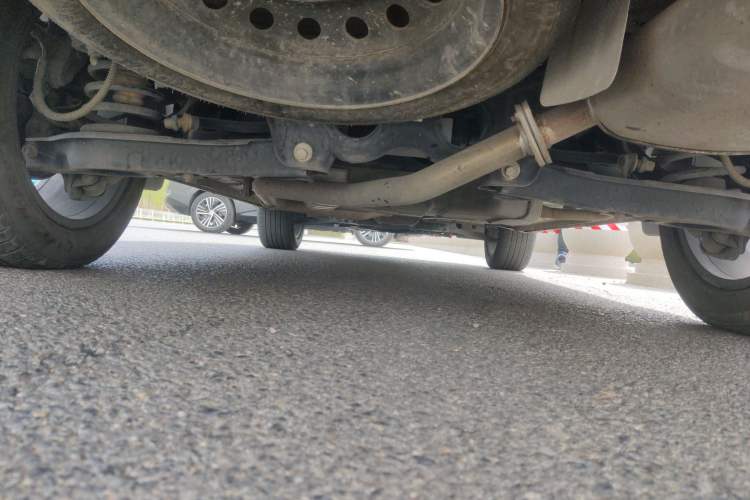 Used Dongfeng Fengon 580  Chassis Rear