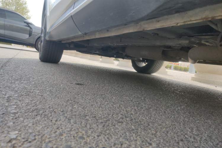 Used Dongfeng Fengon 580  Chassis Rear Left