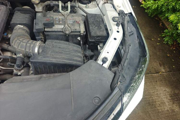 Used Dongfeng Fengon 580 2022 1.5T Automatic Luxury Version Engine Bay Left