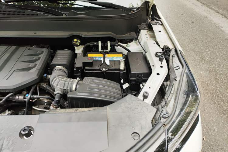Used Dongfeng Fengon 580 2022 1.5T Automatic Enjoyment Model Engine Bay Left