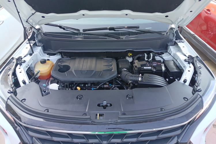 Used Dongfeng Fengon 580 2022 1.5T Automatic Luxury Version Engine Bay