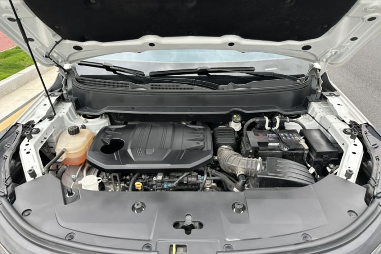 Used Dongfeng Fengon 580 2022 1.5T Automatic Luxury Version Engine Bay
