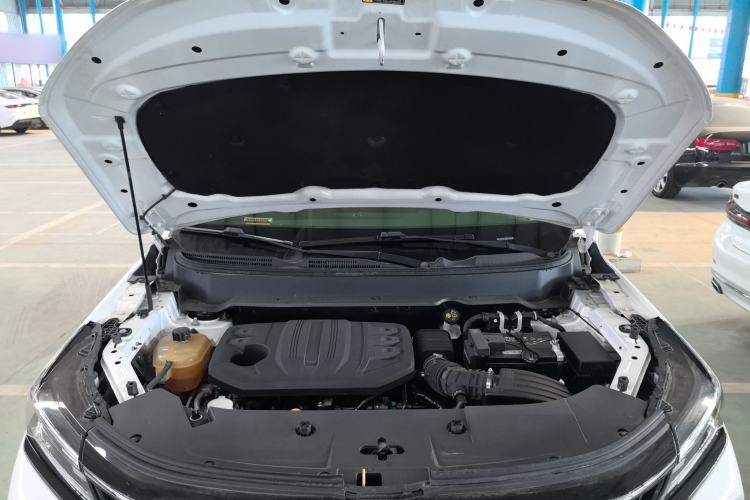 Used Dongfeng Fengon 580 2022 1.5T Automatic Luxury Version Engine Bay