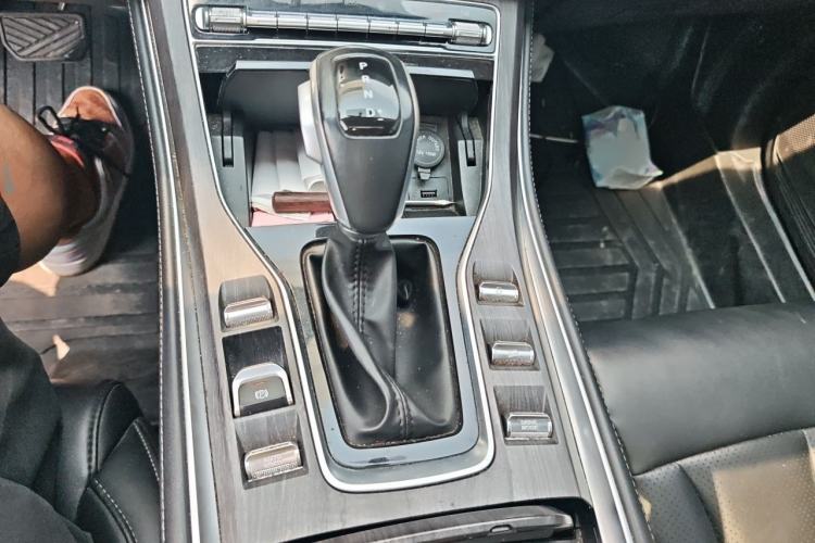 Used Dongfeng Fengon 580 2022 1.5T Automatic Luxury Version Gear Lever