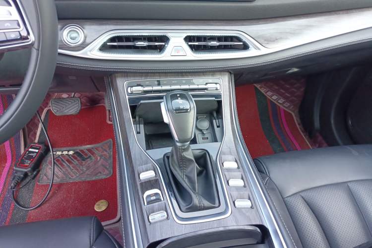 Used Dongfeng Fengon 580 2022 1.5T Automatic Luxury Version Gear Lever
