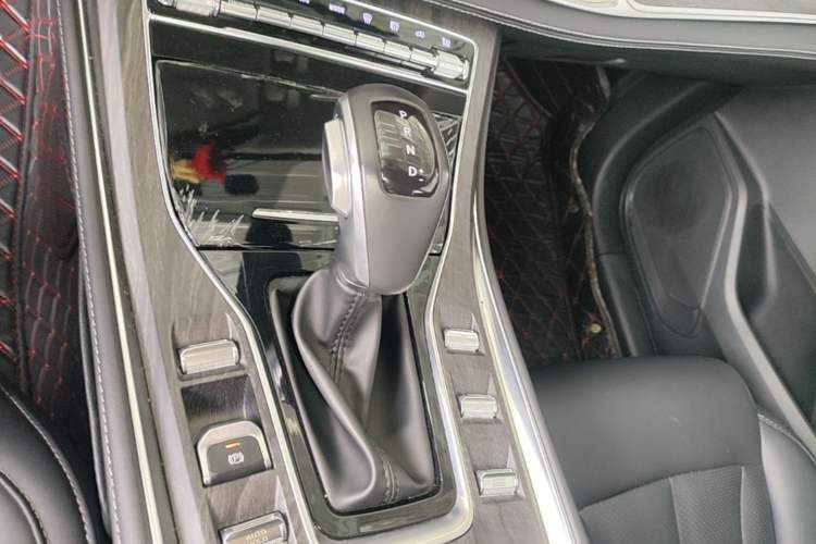 Used Dongfeng Fengon 580 2022 1.5T Automatic Luxury Version Gear Lever