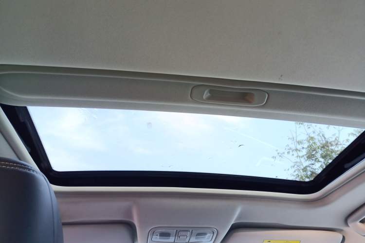 Used Dongfeng Fengon 580 2022 1.5T Automatic Luxury Version Headliner