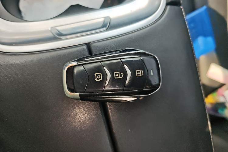 Used Dongfeng Fengon 580 2022 1.5T Automatic Luxury Version Interior 1