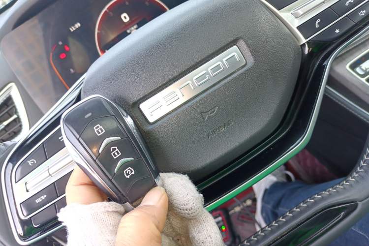 Used Dongfeng Fengon 580 2022 1.5T Automatic Luxury Version Interior 1