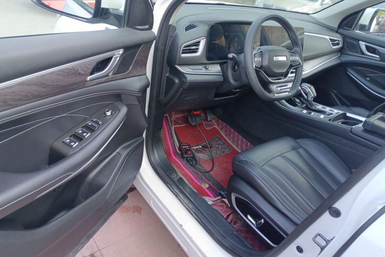 Used Dongfeng Fengon 580 2022 1.5T Automatic Luxury Version Interior 3