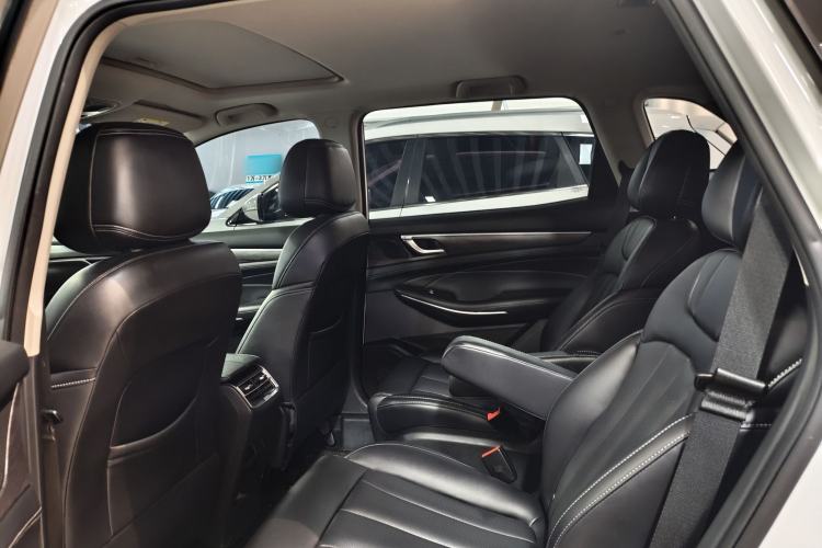 Used Dongfeng Fengon 580 2022 1.5T Automatic Luxury Version Interior 4