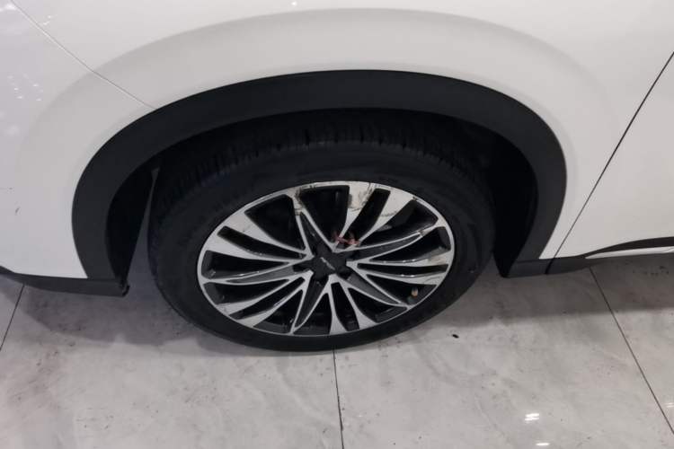 Used Dongfeng Fengon 580 2022 1.5T Automatic Luxury Edition Left Front Wheel Hub