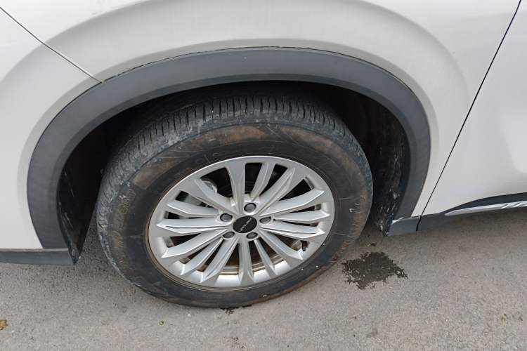 Used Dongfeng Fengon 580 2022 1.5T Automatic Luxury Version Left Front Wheel Hub