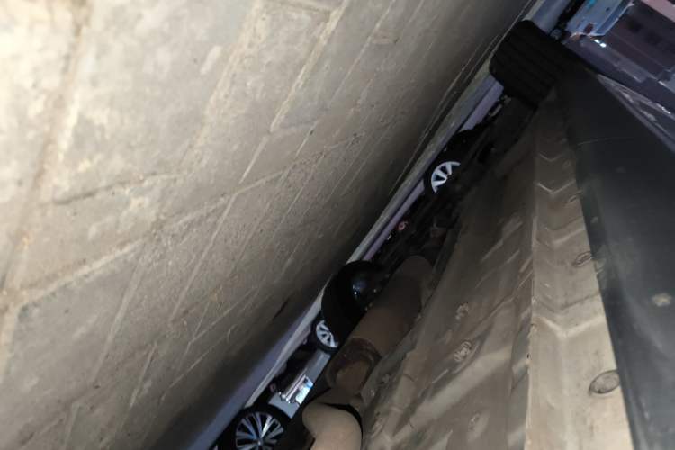 Used Dongfeng Fengon 580 2022 1.5T Automatic Enjoyment Model Left Side Sill