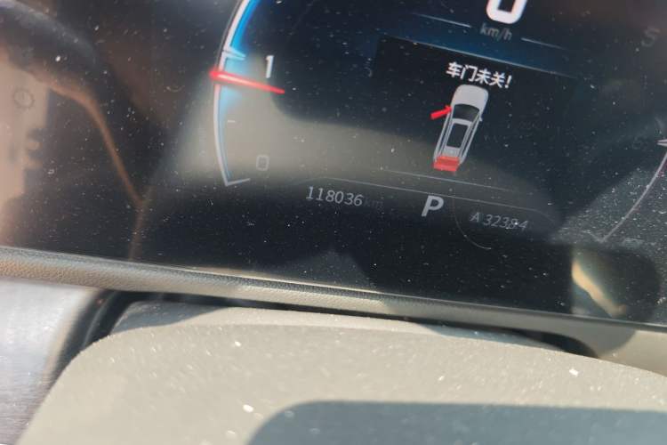 Used Dongfeng Fengon 580 2022 1.5T Automatic Luxury Version Odometer Close Up