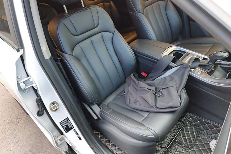 Used Dongfeng Fengon 580 2022 1.5T Automatic Luxury Version Right Front Seat