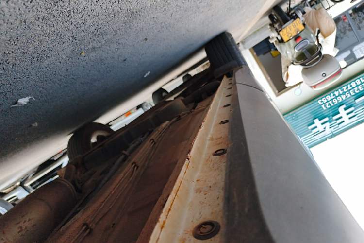 Used Dongfeng Fengon 580 2022 1.5T Automatic Luxury Version Right Side Sill