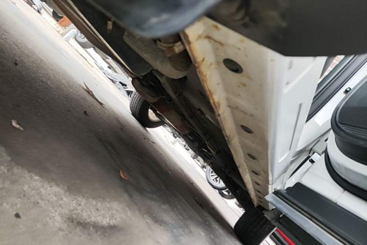 Used Dongfeng Fengon 580 2022 1.5T Automatic Luxury Version Right Side Sill