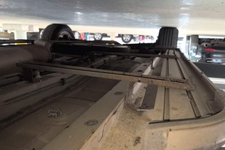Used Dongfeng Fengon 580 2022 1.5T Automatic Luxury Version Right Side Sill
