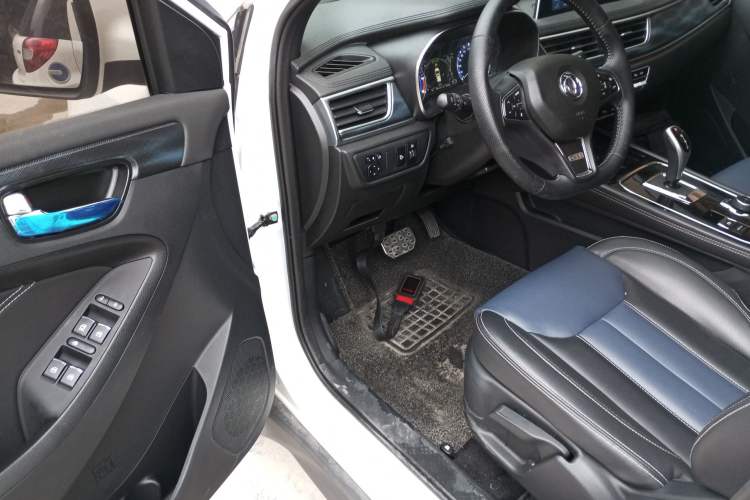 Used Dongfeng Fengon 580 New Energy 2019 1.8L PHEV Zhihao Model 7 Seats Interior 3