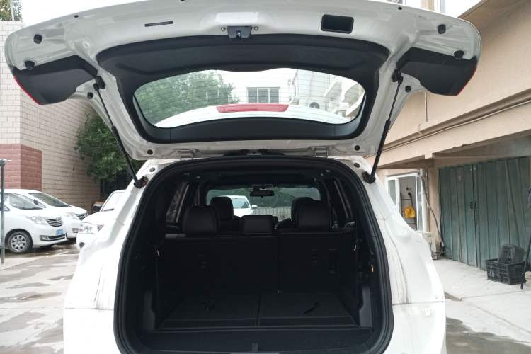 Used Dongfeng Fengon 580 New Energy 2019 1.8L PHEV Zhihao Model 7 Seats Trunk