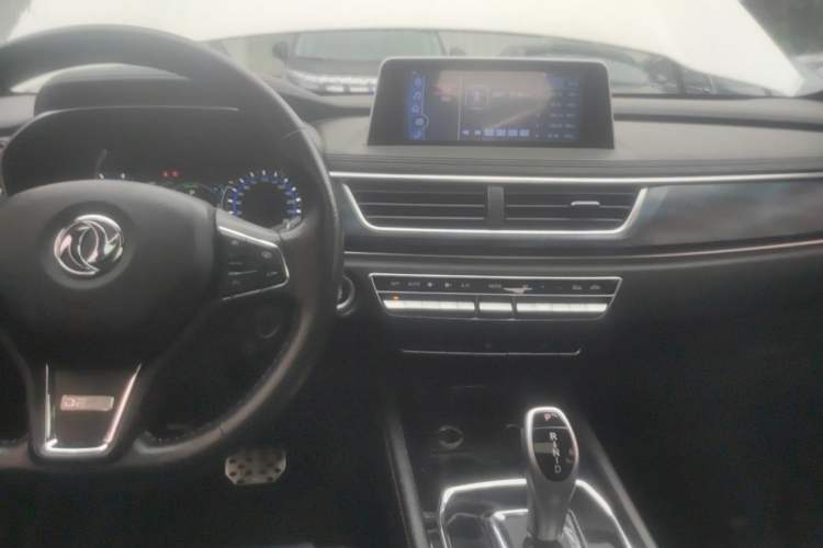 Used Dongfeng Fengon 580 New Energy 2019 1.8L PHEV Zhihao Model 7 Seats Audio And AC Panel