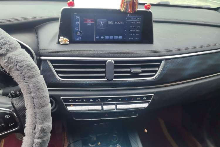 Used Dongfeng Fengon 580 New Energy 2019 1.8L PHEV Zhihao Model 7 Seats Audio And AC Panel