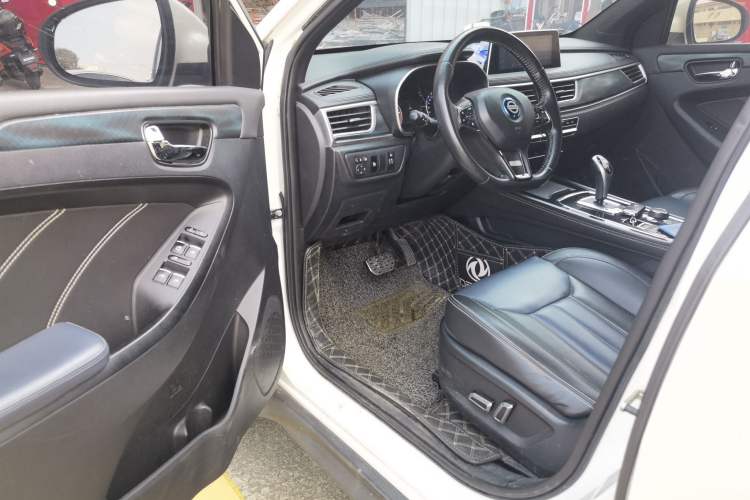 Used Dongfeng Fengon 580 New Energy 2019 1.8L PHEV Zhihao Model 7 Seats Driver Seat