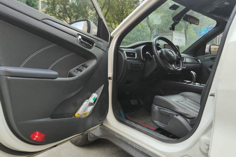 Used Dongfeng Fengon 580 New Energy 2019 1.8L PHEV Zhihao Model 7 Seats Driver Seat