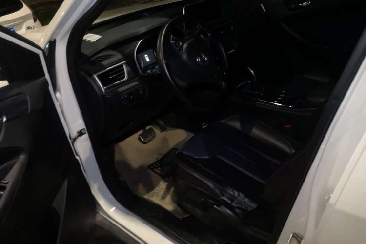 Used Dongfeng Fengon 580 New Energy 2019 1.8L PHEV Zhihao Model 7 Seats Driver Seat
