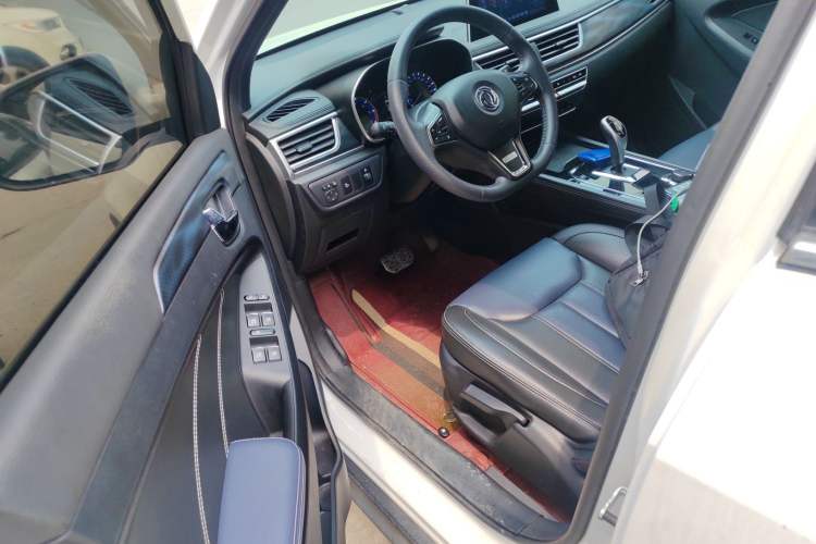 Used Dongfeng Fengon 580 New Energy 2019 1.8L PHEV Zhihao Model 7 Seats Driver Seat