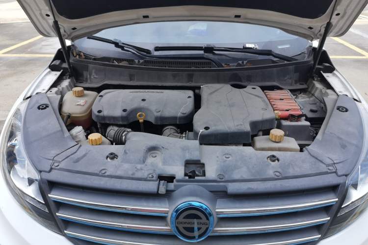 Used Dongfeng Fengon 580 New Energy 2019 1.8L PHEV Zhihao Model 7 Seats Engine Bay