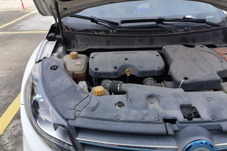 Used Dongfeng Fengon 580 New Energy 2019 1.8L PHEV Zhihao Model 7 Seats Engine Bay Right
