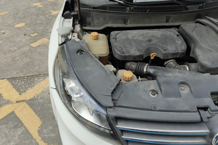 Used Dongfeng Fengon 580 New Energy 2019 1.8L PHEV Zhihao Model 7 Seats Engine Bay Right