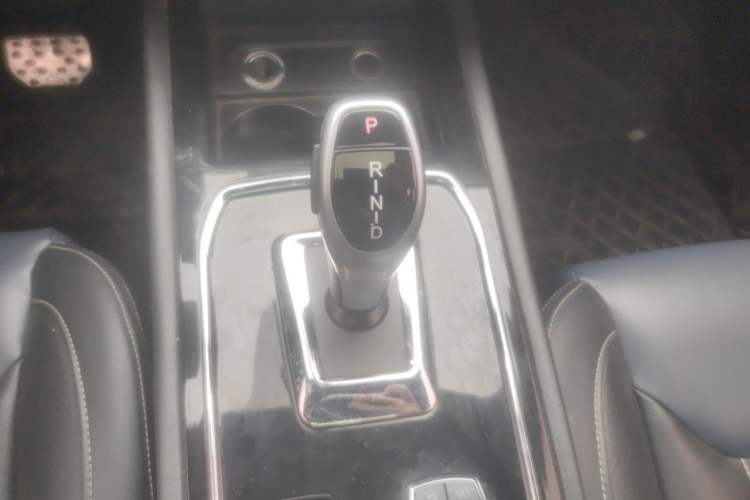 Used Dongfeng Fengon 580 New Energy 2019 1.8L PHEV Zhihao Model 7 Seats Gear Lever