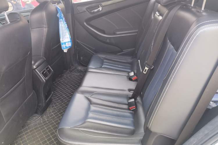Used Dongfeng Fengon 580 New Energy 2019 1.8L PHEV Zhihao Model 7 Seats Left Rear Seat