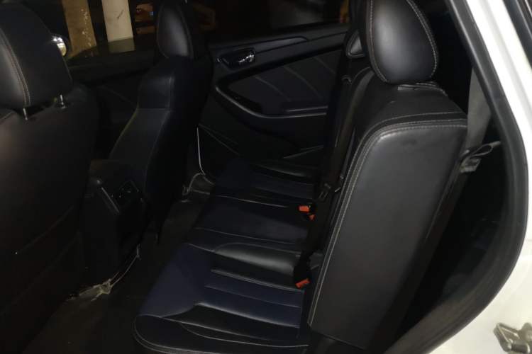 Used Dongfeng Fengon 580 New Energy 2019 1.8L PHEV Zhihao Model 7 Seats Left Rear Seat