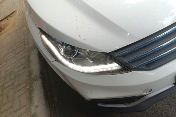 Used Dongfeng Fengon 580 New Energy 2019 1.8L PHEV Zhihao Model 7 Seats Right Front Headlight