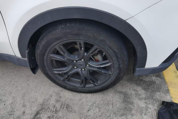 Used Dongfeng Fengon 580 New Energy 2019 1.8L PHEV Zhihao Model 7 Seats Right Front Wheel Hub