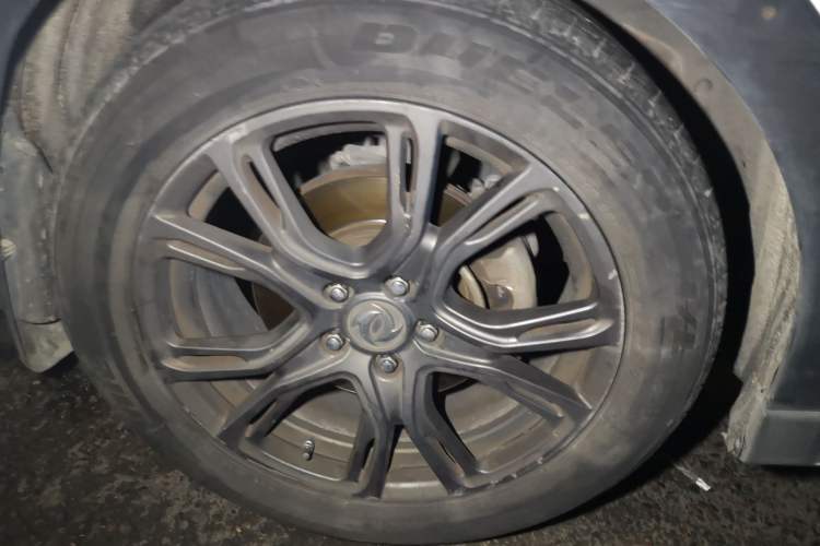 Used Dongfeng Fengon 580 New Energy 2019 1.8L PHEV Zhihao Model 7 Seats Right Front Wheel Hub