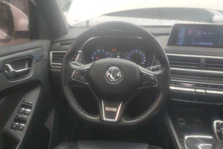 Used Dongfeng Fengon 580 New Energy 2019 1.8L PHEV Zhihao Model 7 Seats Steering Wheel