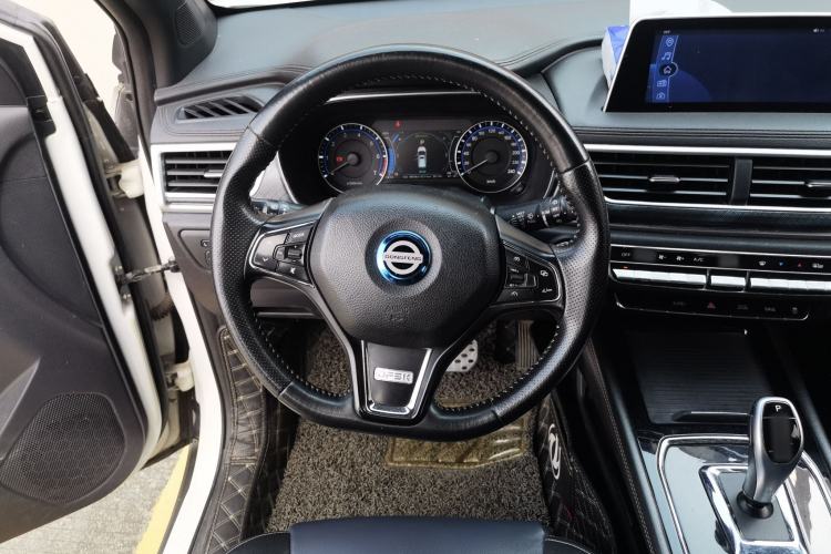 Used Dongfeng Fengon 580 New Energy 2019 1.8L PHEV Zhihao Model 7 Seats Steering Wheel