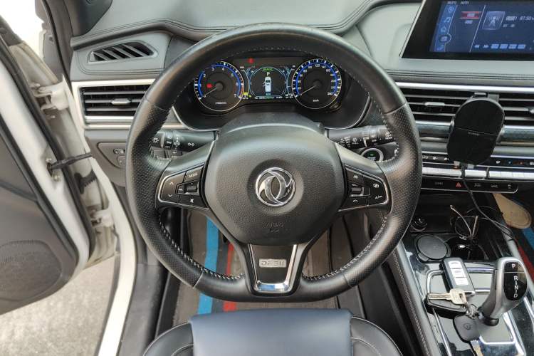 Used Dongfeng Fengon 580 New Energy 2019 1.8L PHEV Zhihao Model 7 Seats Steering Wheel