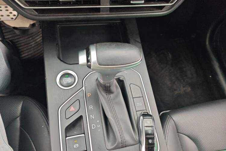 Used Dongfeng Fengon 580Pro 2020 280TGDI CVT Yuling Edition Gear Lever