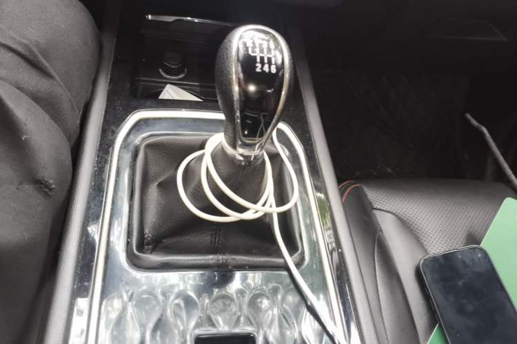 Used Dongfeng Fengon 580Pro 2020 220T Manual Yuling Edition Gear Lever